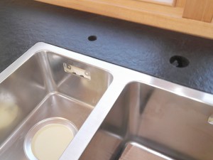 straehle-natursteine-produkte-spuelbecken-armarturen