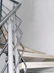 straehle-natursteine-produkte-wendeltreppe-gelaender